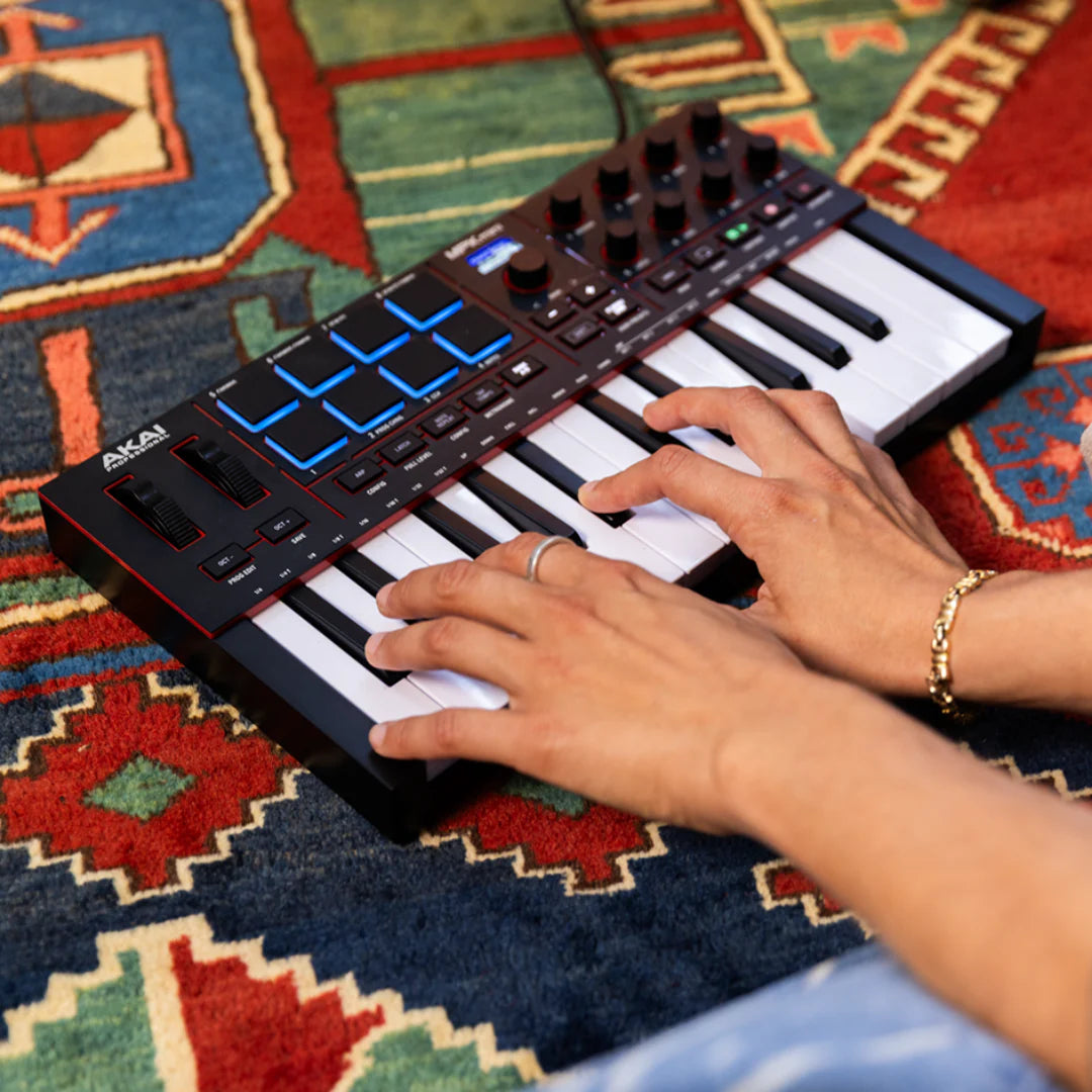 AKAI Mpk mini IV AKAI