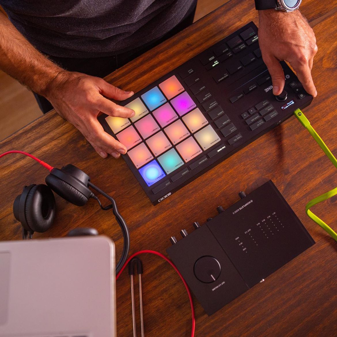 Native Instruments Maschine Mikro MK3 | Qatar Home Studio